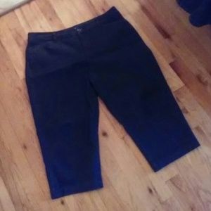 St. John's Bay Denim capri